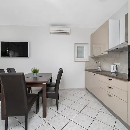 In With Sea View, Terrace, Air Conditioning, Wifi 3423-3 Duće